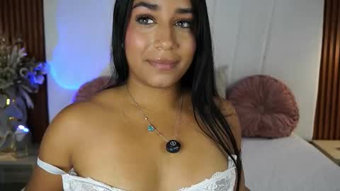  Sara Jones  online show from January 9, 2026, 7:37 pm