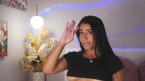  Sara Jones  online show from February 25, 2026, 7:01 pm