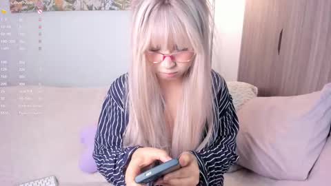 Sara  new account  give me thomb up  Follow me   help me reach 15k followers again   online show from September 18, 2025, 11:51 pm