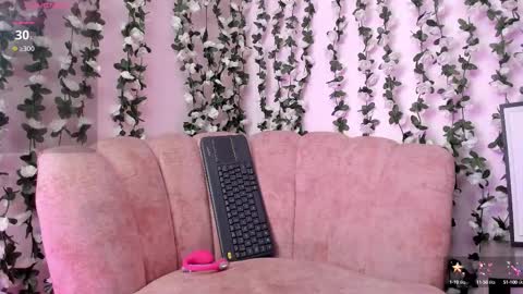 Sara  online show from November 4, 2025, 3:22 pm