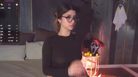 Snapshot of sara_lewiis chatting on October 28, 2025, 4:31 pm Sara online show from October 28, 2025, 4:31 pm