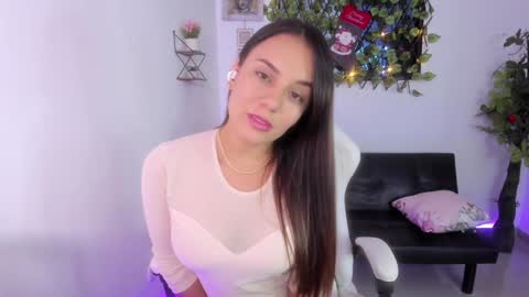 Sara online show from December 18, 2024, 2:38 pm