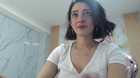 Sara  online show from September 11, 2025, 1:33 pm
