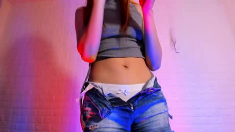 Sara Love online show from June 5, 2026, 4:30 am