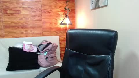 Snapshot of sara_marris0n chatting on December 5, 2024, 4:55 pm Sara online show from December 5, 2024, 4:55 pm