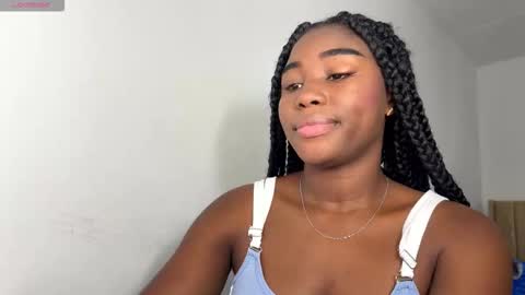 Sara online show from November 25, 2025, 7:25 pm