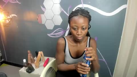 S A R A online show from October 13, 2025, 7:03 pm