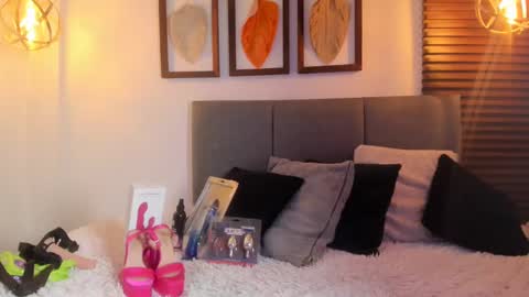 sara_parker22 online show from January 21, 2025, 1:54 pm