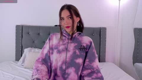 Sara online show from September 10, 2025, 2:06 pm