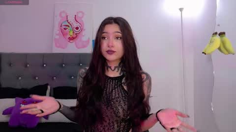 Sara online show from October 27, 2025, 5:06 pm