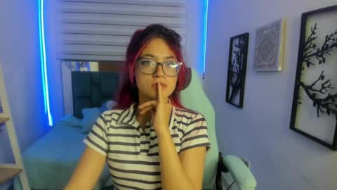 sara_red_x online show from May 5, 2026, 3:03 am