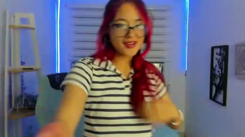 Snapshot of sara_red_x chatting on June 13, 2026, 3:59 am sara_red_x online show from June 13, 2026, 3:59 am