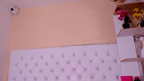 sara_salgado online show from October 13, 2025, 11:10 am