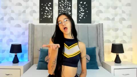 SARA SANTACRUZ online show from February 14, 2026, 12:24 pm