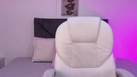 sara  online show from September 10, 2025, 1:55 pm