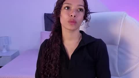 sara  online show from October 15, 2025, 2:50 pm