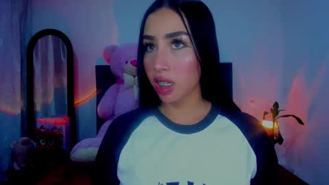 sara_stone03 online show from February 14, 2025, 1:34 am