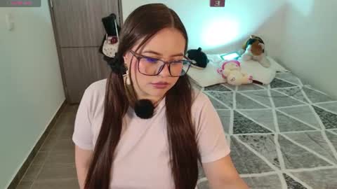 Snapshot of sara_tayylor chatting on July 8, 2026, 3:11 am online show from July 8, 2026, 3:11 am