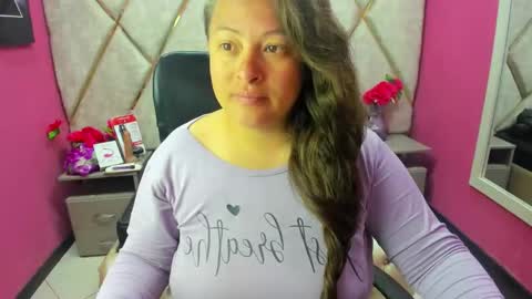 sara_thonson_ online show from April 16, 2026, 3:29 am