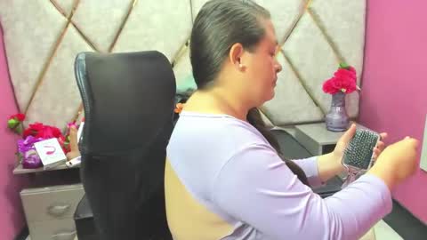 sara_thonson_ online show from April 21, 2026, 4:08 am