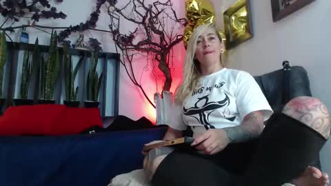 Sara Valkyria online show from October 20, 2025, 7:14 pm