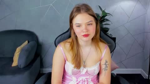 Snapshot of saraa_broown chatting on March 1, 2026, 12:56 am Sara online show from March 1, 2026, 12:56 am