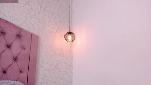 Sara  online show from April 7, 2026, 5:57 pm