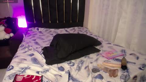 saraa_li online show from February 21, 2026, 4:24 am