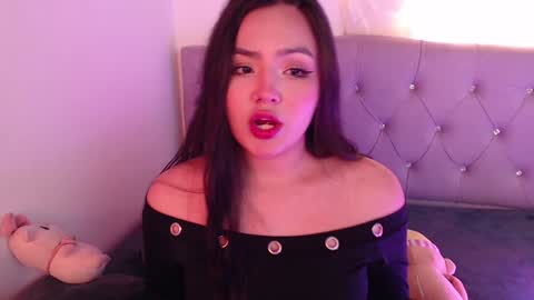          online show from December 11, 2024, 2:33 pm