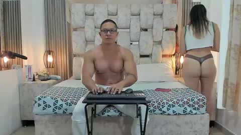 Snapshot of saraandjhony chatting on December 6, 2024, 12:38 pm saraANDyoni online show from December 6, 2024, 12:38 pm