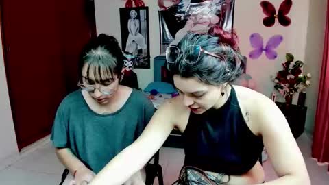 Alahia and Marilyn online show from November 25, 2025, 1:44 pm