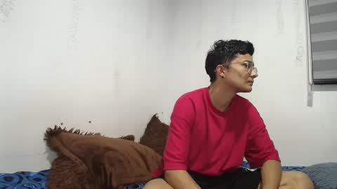 sara and thomas online show from January 26, 2025, 3:27 am