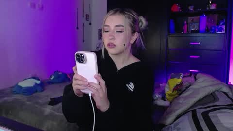 saradiazxxx online show from March 16, 2026, 5:02 am