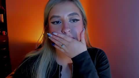 saradiazxxx online show from March 29, 2026, 8:25 am