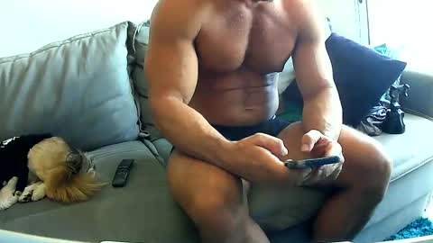 Briccio online show from November 12, 2025, 1:44 pm