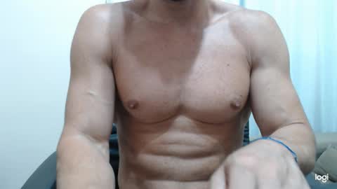 saradorj92 online show from January 11, 2025, 2:20 am