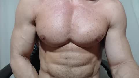 saradorj92 online show from April 27, 2026, 6:50 pm