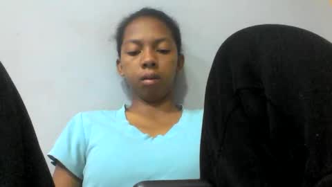 sarah146341 online show from April 19, 2026, 3:50 am