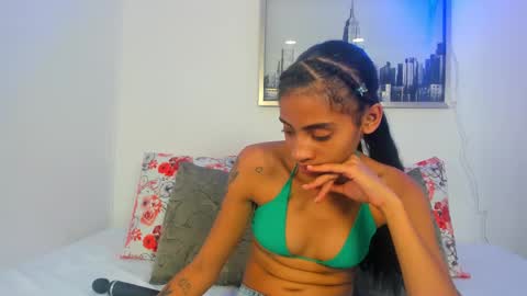 sarah_ashbourne online show from September 17, 2025, 11:45 am