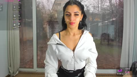 Snapshot of sarah_blake_ chatting on February 3, 2025, 8:13 am Sara online show from February 3, 2025, 8:13 am