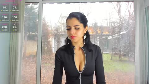 Snapshot of sarah_blake_ chatting on February 7, 2025, 9:05 am Sara online show from February 7, 2025, 9:05 am