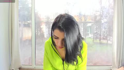Snapshot of sarah_blake_ chatting on March 3, 2025, 9:33 am Sara online show from March 3, 2025, 9:33 am