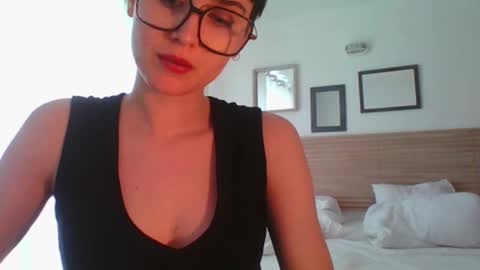 Snapshot of sarah_desire01 chatting on February 15, 2026, 3:09 pm Sarah online show from February 15, 2026, 3:09 pm