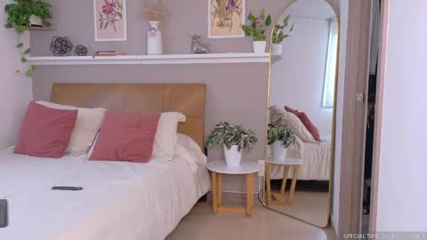 sarah_rayy online show from April 20, 2026, 8:21 pm