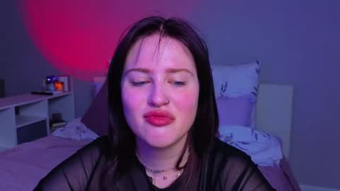 Sarah online show from May 17, 2026, 11:01 pm