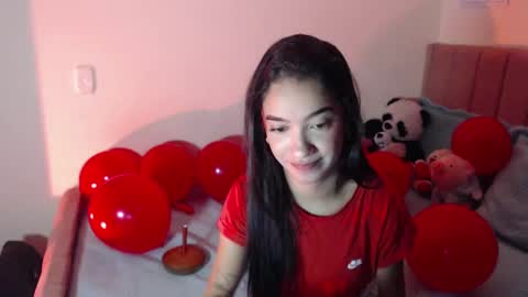 Sarah online show from December 5, 2024, 1:06 pm