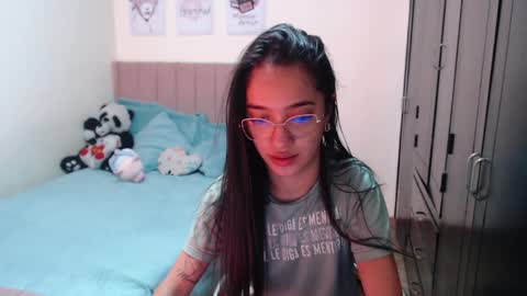 Sarah online show from December 13, 2024, 4:49 pm