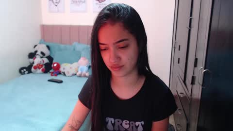 Sarah online show from December 18, 2024, 10:57 pm