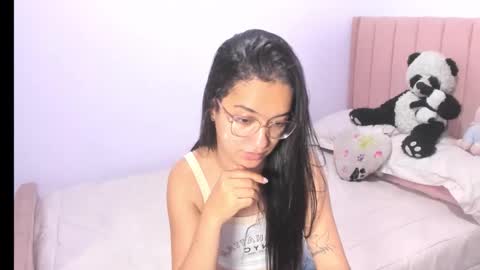 Sarah online show from October 22, 2025, 12:33 am