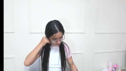 Sarah online show from December 14, 2025, 12:27 am